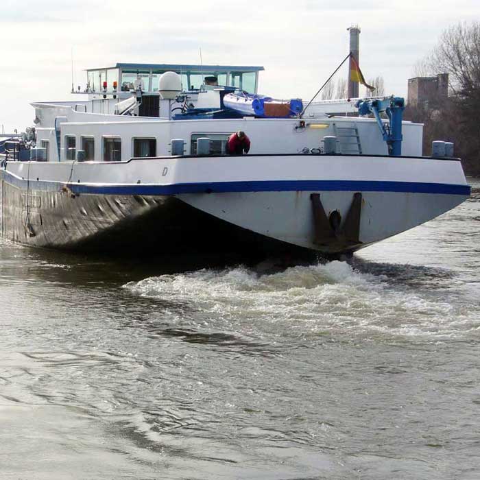 Inland navigation vessel